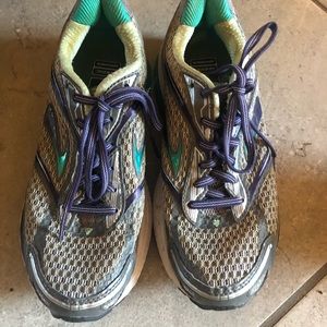 Brooks shoes